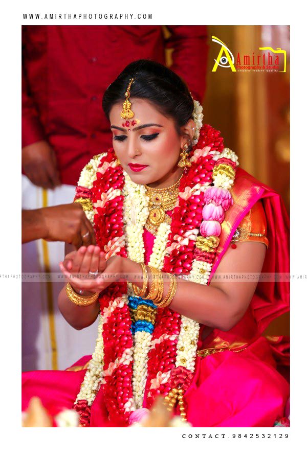 professional Sourashtra candid wedding photography in Madurai