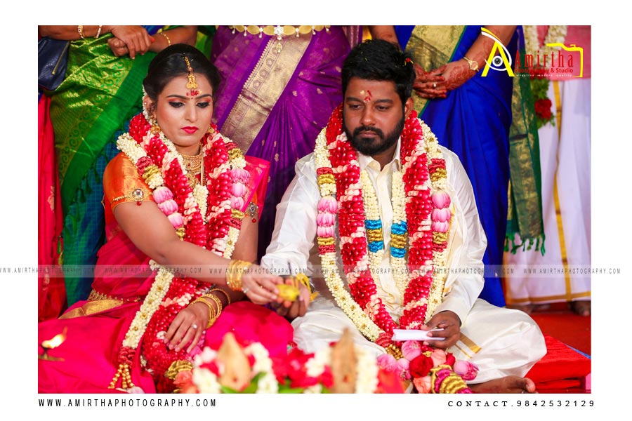 professional Sourashtra candid wedding photography in Madurai