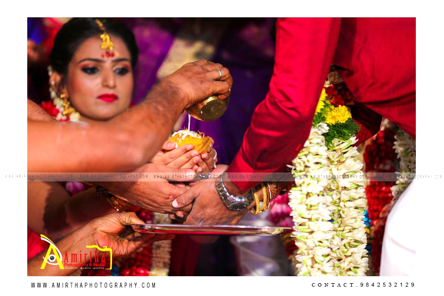 professional Sourashtra candid wedding photography in Madurai